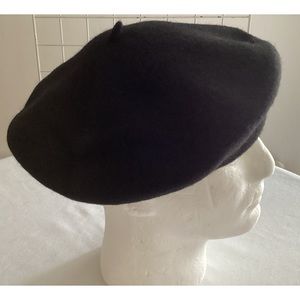 Unisex Beret Medium Black NWOT